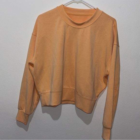 Lululemon Softstreme Perfectly Oversized Cropped Crew Sweatshirt Size 6 - Picture 2 of 5